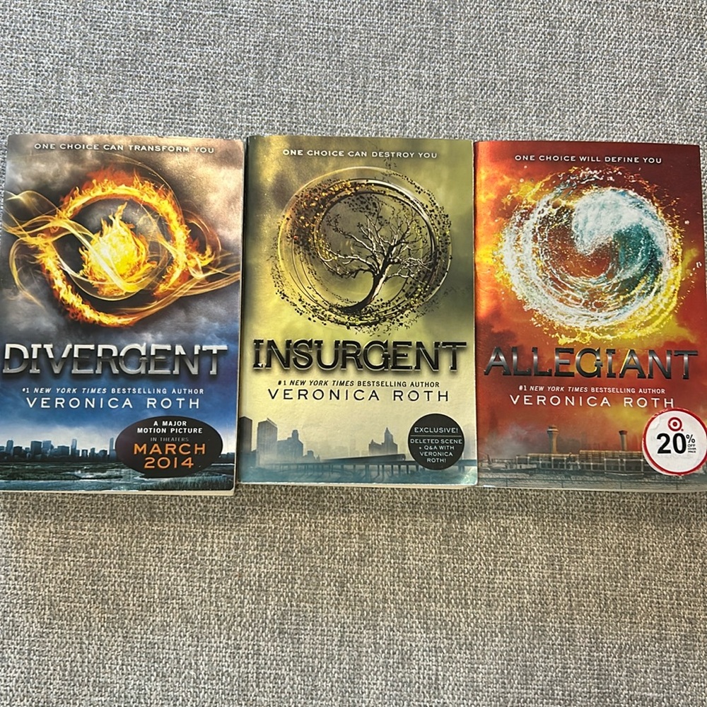 Divergent series - Veronica Roth